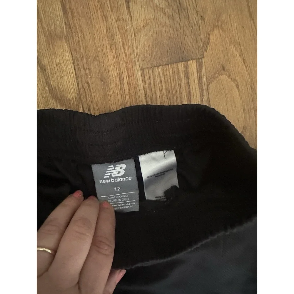 New Balance Black Mesh Athletic Shorts Size 12 Drawstring Breathable Elastic